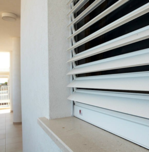 frangisole elettrico a scomparsa